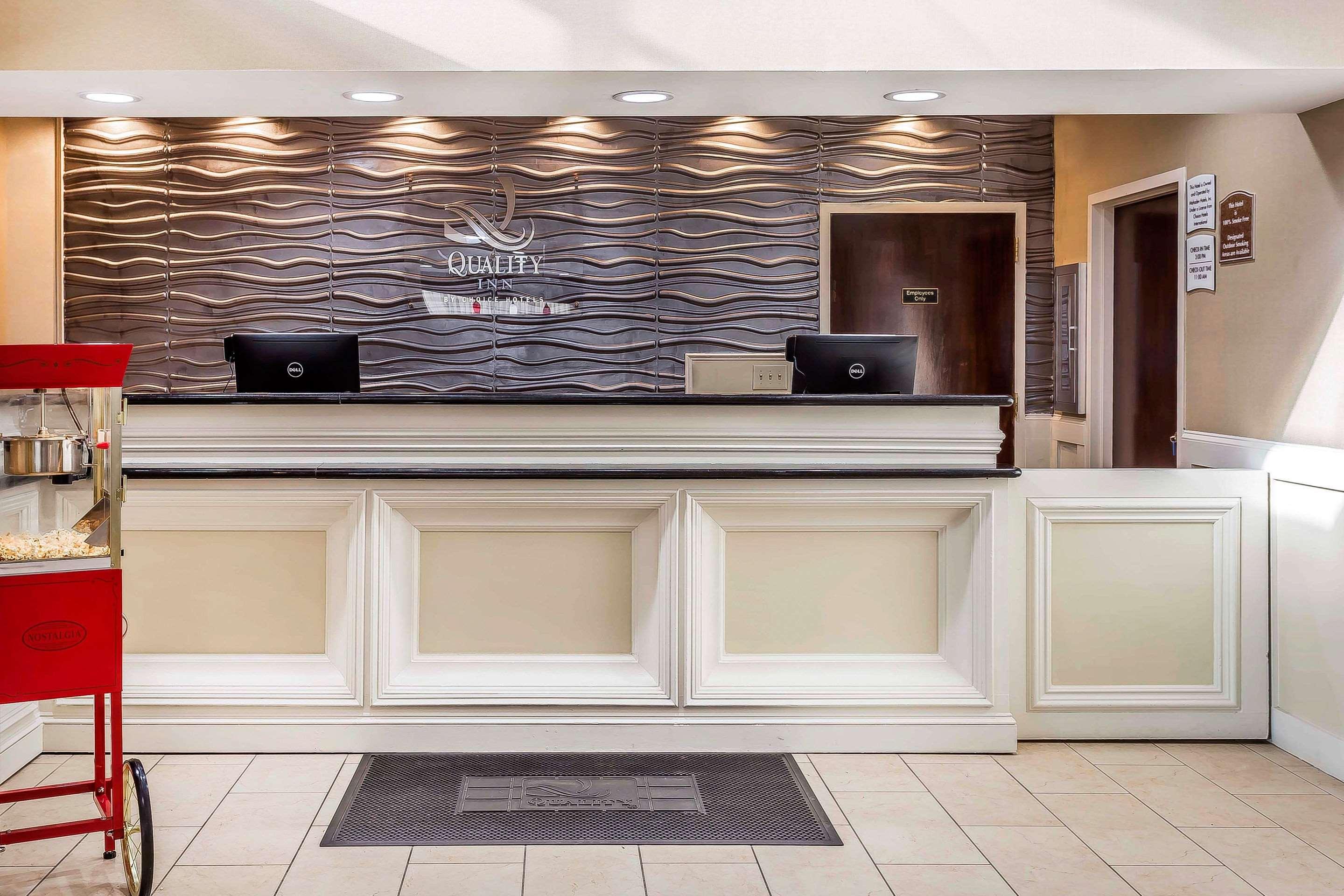 Quality Inn & Suites Salisbury Exterior photo